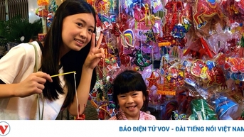 Phố lồng đèn TP.HCM rực rỡ trước thềm Trung Thu