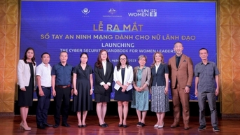 បើកដំណើរការសៀវភៅណែនាំសុវត្ថិភាពតាមអ៊ីនធឺណិតសម្រាប់អ្នកដឹកនាំស្ត្រី