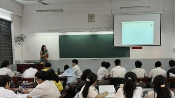 Trường THPT chuyên Lê Hồng Phong (TP.HCM) thông báo tuyển giáo viên