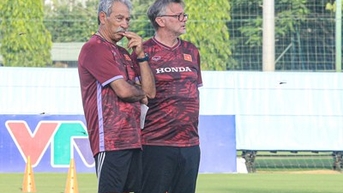 Tin bóng đá hôm nay (29-8): HLV Troussier có thêm cộng sự, MU sẽ gia hạn hợp đồng với “thuyền trưởng” Ten Hag