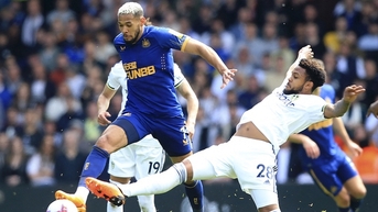 Bị Leeds cầm chân, Newcastle chưa đảm bảo vị trí tốp 4