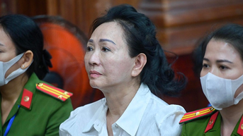 Thuộc cấp của bà Trương Mỹ Lan bật khóc nói: ‘Bị cáo quá tin người’