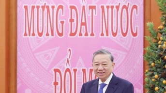 Tổng Bí thư Tô Lâm tiếp đoàn 100 kiều bào tiêu biểu tham dự Xuân Quê hương 2025