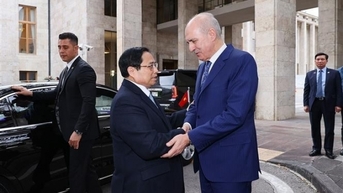 នាយករដ្ឋមន្ត្រី Pham Minh Chinh ជួបជាមួយប្រធានសភាទួរគី Numan Kurtulmus