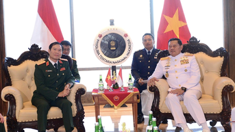 Thượng tướng Nguyễn Tân Cương gặp trưởng đoàn các nước bên lề ACDFM-20