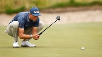 Golfer Ba Lan thiệt 250.000 USD vì đánh chậm