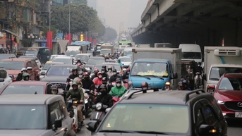 Phân luồng nút giao Khuất Duy Tiến: Ùn tắc các ngả, thứ 7 vẫn đi làm muộn