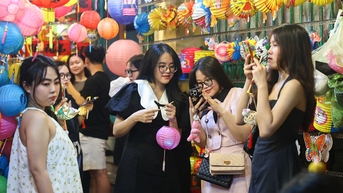 Những lưu ý khi tham quan phố lồng đèn TP HCM
