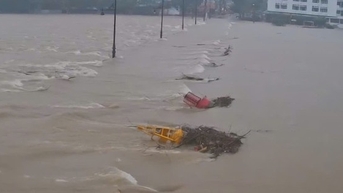 Lũ trên các sông ở TT-Huế lên nhanh do mưa rất lớn ở thượng nguồn, học sinh toàn tỉnh nghỉ học