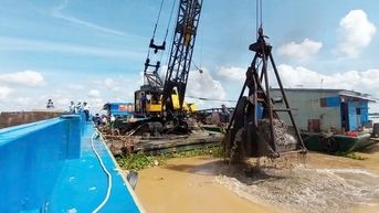 Bắt đầu khai thác mỏ cát thứ 3 phục vụ cao tốc Cao Lãnh
