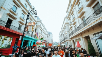 Phố đi bộ đậm chất châu Âu thu hút giới trẻ