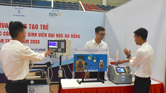 Phối hợp nhà trường, doanh nghiệp trong đào tạo nhân lực