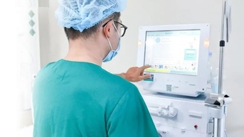 Thử 3 ly rượu đặc sản, nam thanh niên ngộ độc phải nhập viện lọc máu