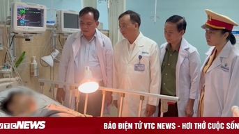9명이 부상당하고 사망한 사고 이후 Thanh Buoi 버스 정류장을 점검하고 있습니다.