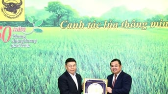 Chủ tịch Quốc hội Lào thăm Công ty CP Phân bón Bình Điền