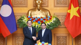 Việt Nam - Lào tăng cường kết nối hai nền kinh tế, thúc đẩy các dự án hợp tác trọng điểm