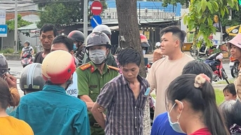 Một thanh niên dũng cảm rượt đuổi, quật ngã nghi phạm cướp giật tại tiệm vàng
