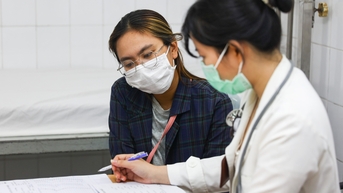 Bác sĩ bệnh viện huyện sẽ luân phiên về trạm y tế xã khám bệnh