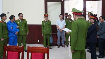 Giám đốc Đại học Huế bị bắt liên quan vụ chiếm đoạt hơn 2,6 tỉ đồng