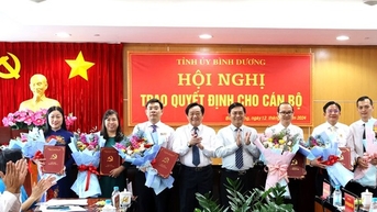 Bình Dương điều động, bổ nhiệm nhiều cán bộ chủ chốt