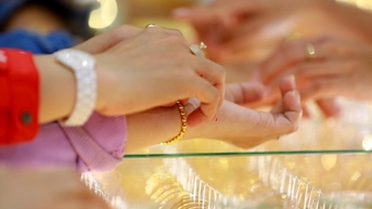 Giá vàng giảm phiên cuối tuần