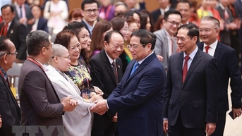 Phát huy nguồn lực của người Việt Nam ở nước ngoài phục vụ phát triển đất nước