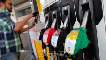 Giá dầu giảm do lo ngại về triển vọng nhu cầu năng lượng năm 2025