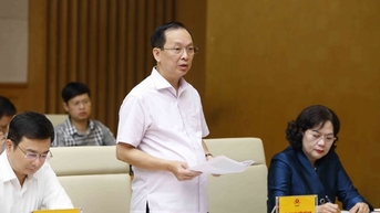 Ngân hàng đang phải 'chữa bệnh thừa tiền'
