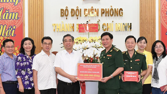 Lãnh đạo TPHCM thăm, chúc mừng ngày truyền thống Bộ đội Biên phòng