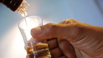 Nước mía và những trái cây nào có tác dụng giải rượu?