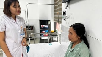 Phẫu thuật cho nữ bệnh nhân đeo hậu môn nhân tạo suốt 9 năm