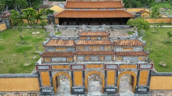 Khám phá nơi có 39 lăng mộ các ông hoàng, bà chúa