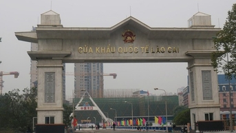 Khôi phục hoạt động xuất nhập cảnh qua cửa khẩu Lào Cai