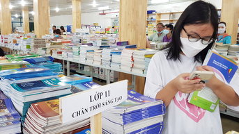 Học sinh có thể tự chọn sách giáo khoa?