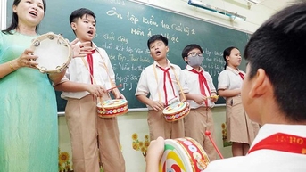 호치민시, 교사 부족에도 해결책 제시
