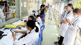 Cách nào giảm áp lực cho nhân viên y tế?
