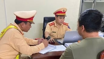 Nhiều tài xế đến Phòng CSGT nhận mình vi phạm luật giao thông