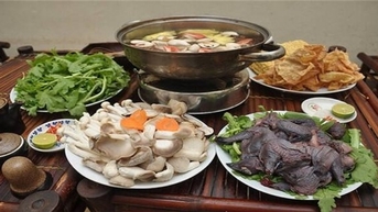 Lẩu gà đen lọt top 100 món ăn có gừng ngon nhất thế giới