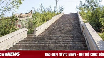 Chuyên gia giải mã bí ẩn âm thanh phát ra từ bậc thang ngôi mộ cổ