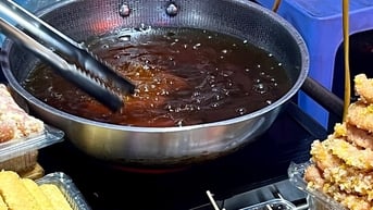 Dùng dầu ăn sai cách có thể gây tăng mỡ máu thế nào?