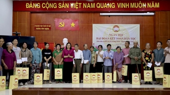 Chủ tịch Mặt trận tỉnh Khánh Hòa dự Ngày hội Đại đoàn kết Khu dân cư 2, 3, 4, 5 Trường Sơn