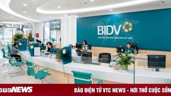 Vì sao nhiều khách hàng mất tiền triệu phí tin nhắn ngân hàng?