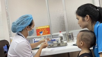 Sở Y tế TP.HCM ra văn bản sát tết tiêm vắc xin bù cho trẻ sinh 2023