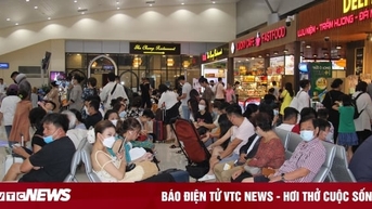 Giá vé máy cao ngất ngưởng, dân lao động, sinh viên không dám về quê đón Tết