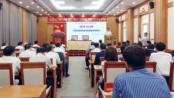 tháo gỡ khó khăn, thúc đẩy phát triền bền vững các khu công nghiệp