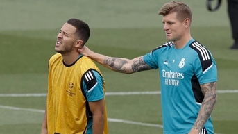 Kroos ám chỉ Hazard tự hủy hoại sự nghiệp