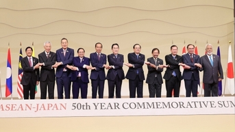 Thủ tướng Phạm Minh Chính gặp song phương các nhà Lãnh đạo ASEAN tại Hội nghị Cấp cao ASEAN-Nhật Bản