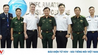 Thứ trưởng Hoàng Xuân Chiến gặp Tổng giám đốc IISS