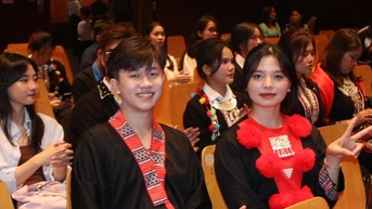 សូមស្វាគមន៍និស្សិតជនជាតិ Dao ថ្មីមកកាន់ទីក្រុងហាណូយដើម្បីសិក្សា