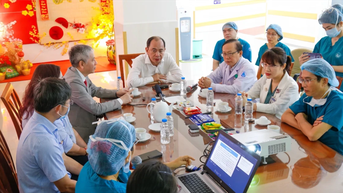 Thông tim can thiệp xuyên tử cung cứu sống bào thai bị tim bẩm sinh nặng